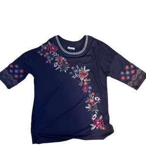 Gorgeous Gray Embroidered 3/4 Sleeve Tunic From Paparazzi Size L